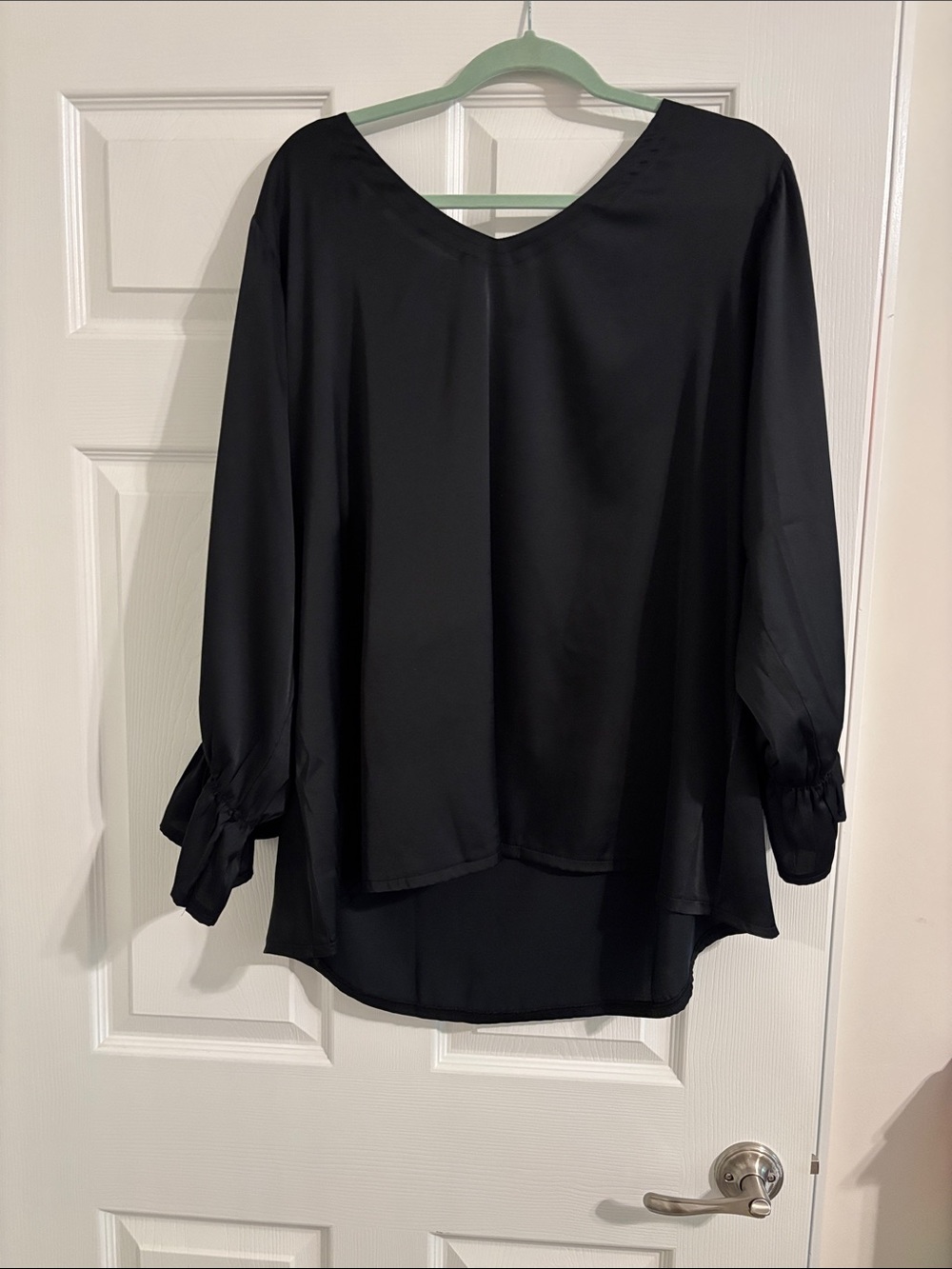 Black Women's V-Neck Long Sleeve Blouse